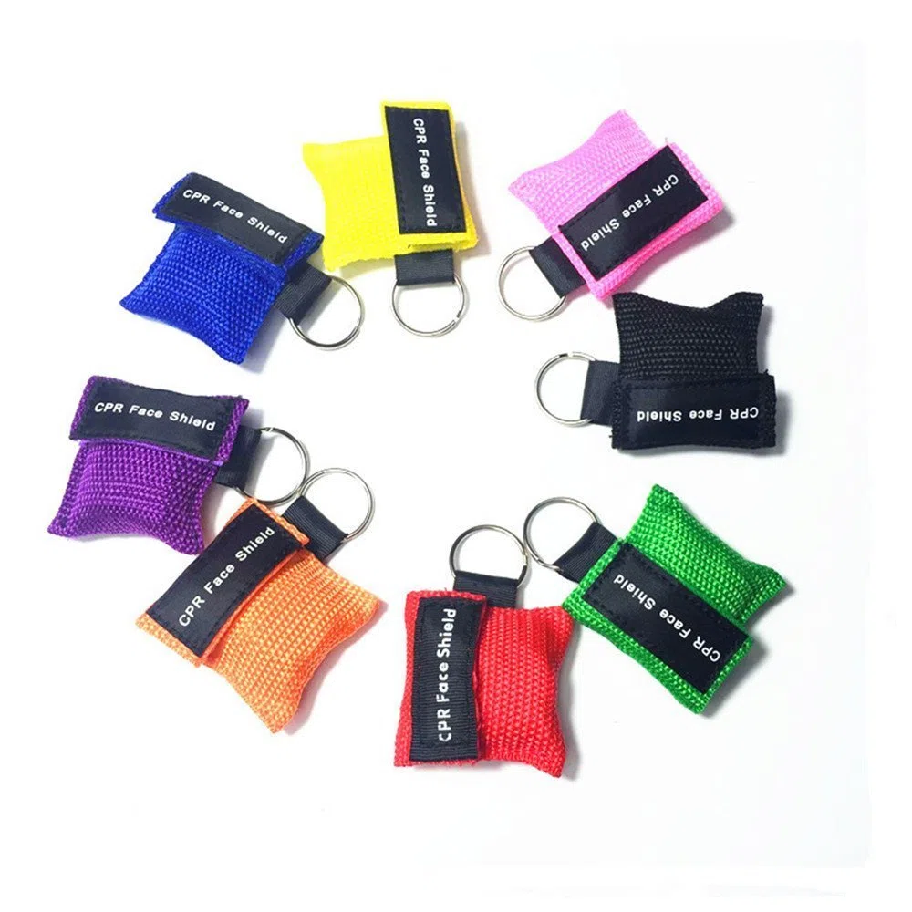 Confezione da 8 punti CPR Mask Keychain Ring Kit di emergenza Kit di soccorso scudo con barriera di respirazione valvola a senso unico per primo aiuto o formazione AED, adulto e infantile