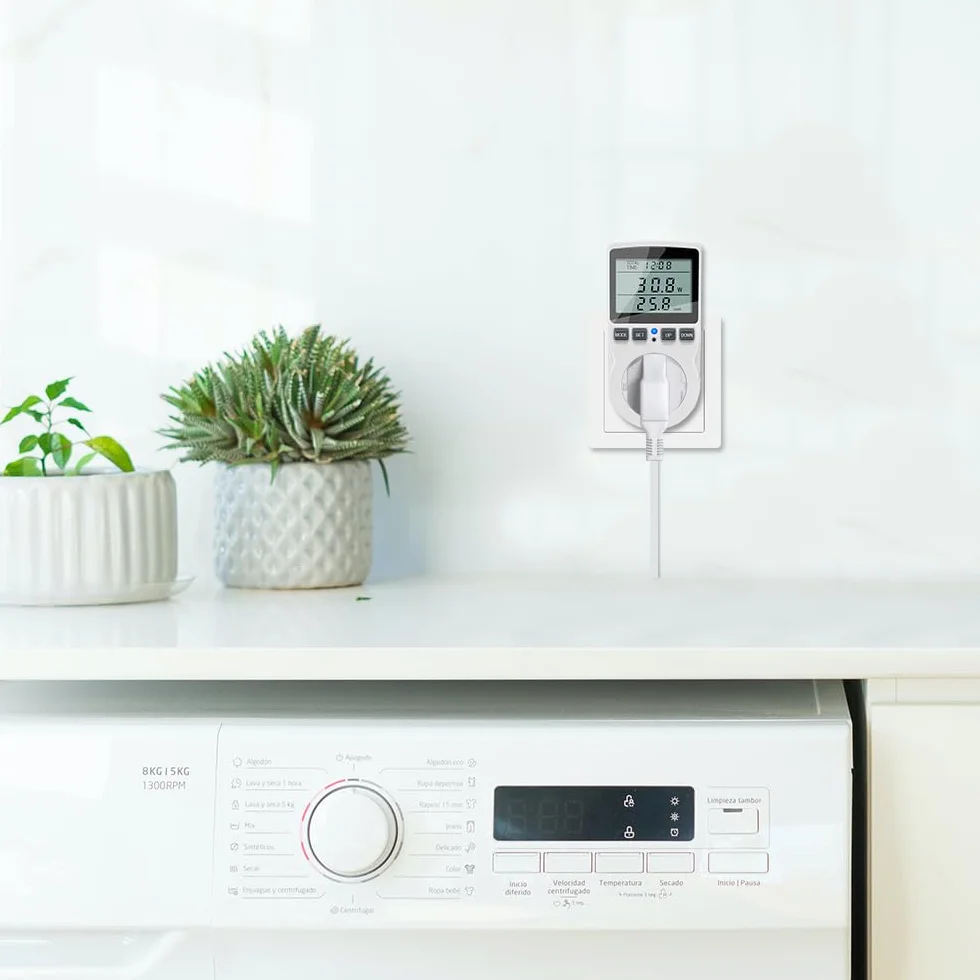 KETOTEK Misuratore Consumo Elettrico, Contatore Energia Elettrica 11 Modalità di Monitoraggio 3680W, Misuratore di Potenza Spina, Wattmetro 16A con Protezione da Sovraccarico