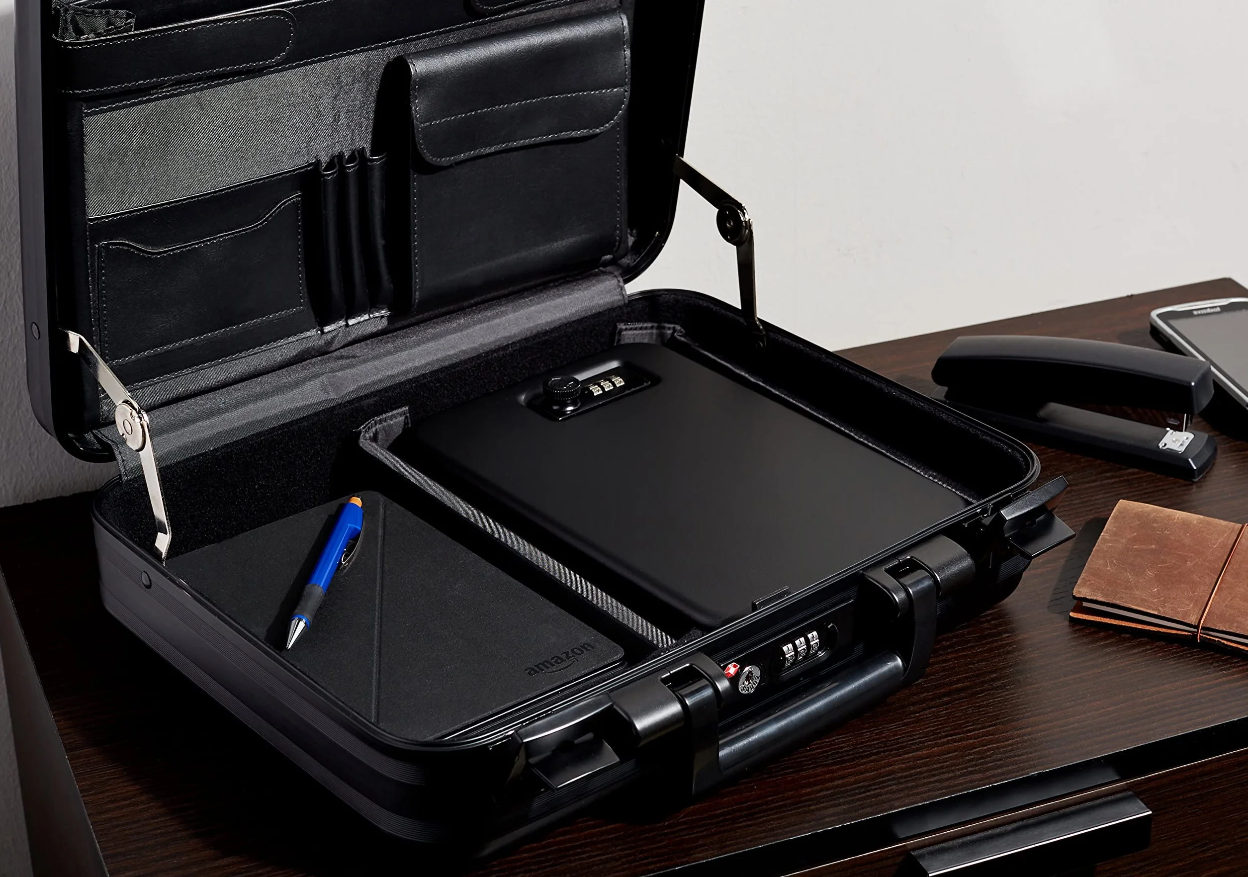 Amazon Basics Cassetta di sicurezza portatile, con serratura a combinazione, per documenti e gioielli, formato XL, nero