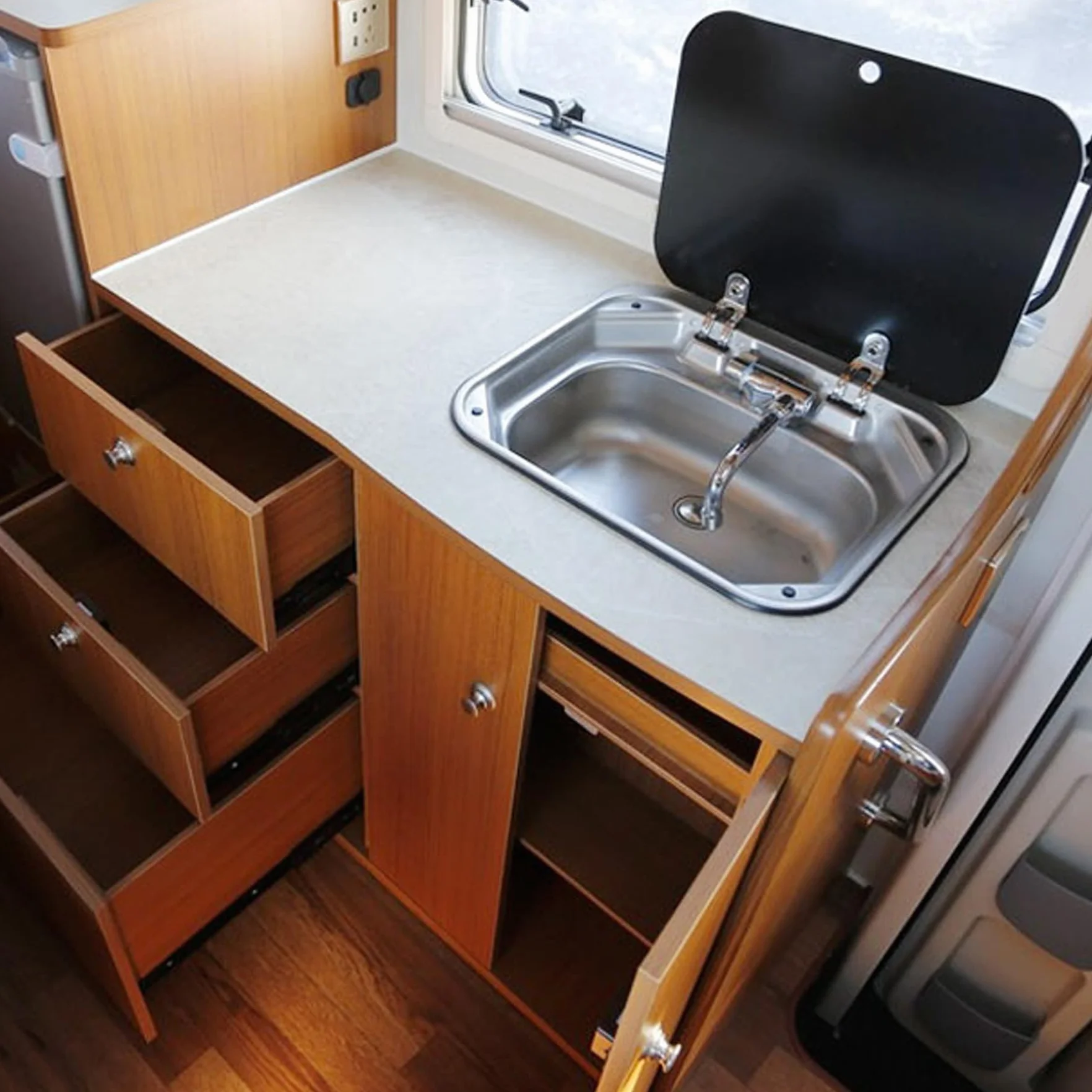 LIKERAINY Push Lock Fermi per Cassetti Serrature a Pulsante Serratura della Porta Armadio per RV Camper Caravan Nave Yacht Nichelato 4 Pezzi