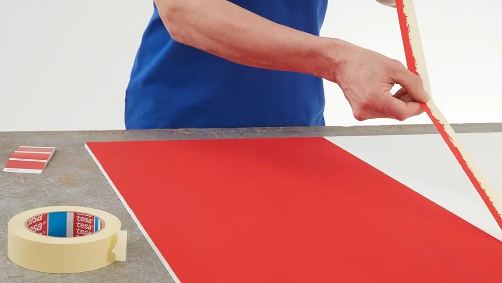 tesakrepp 4323 Nastro per mascheratura Basic Nastro da pittore per mascheratura, per lavori di verniciatura leggeri in interni, beige chiaro, 50 m x 25 mm cad