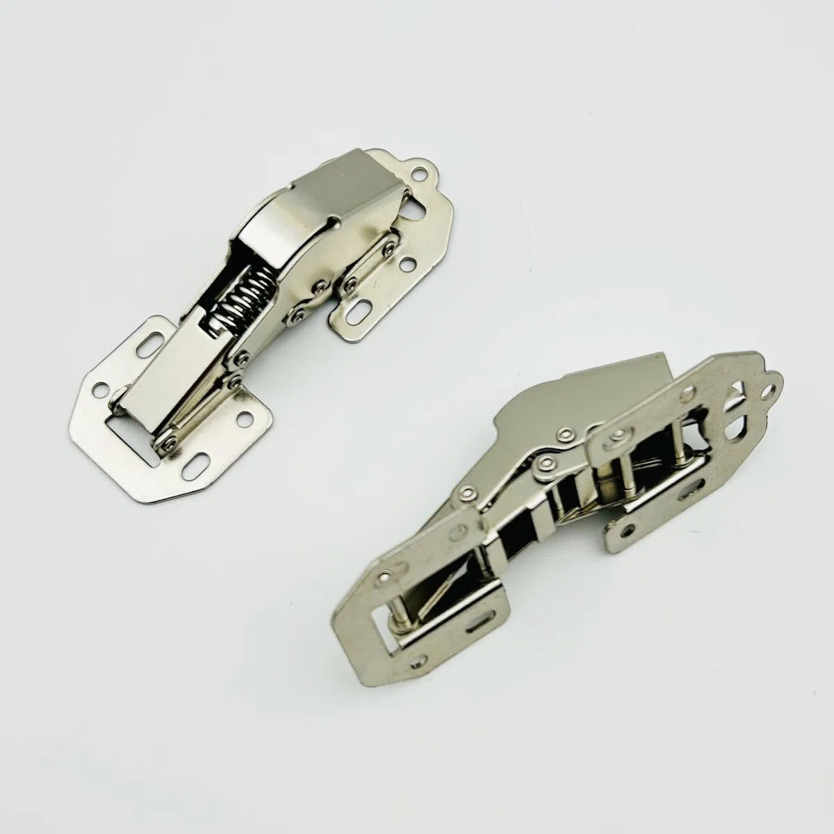 LIKERAINY Cerniera con Fissaggio a Viti Ammortizzatore 90 Grado Cerniere 114x44mm con Chiusura Morbida per Battuta Esterna e Battuta Interna Ante Mobili Porte della Cucina Armadio Porta 8 Pezzi