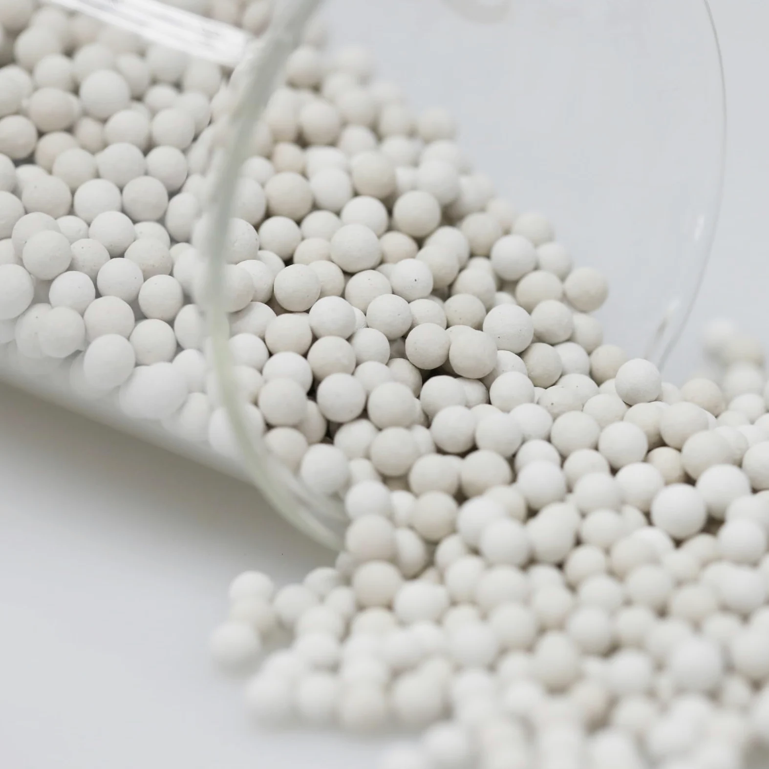 Alka PRO – Neutralizzatore alcalino a lunga durata per caldaie a condensazione | Regola il pH e protegge tubazioni a 12 mesi e oltre | Sfere ceramiche compatte, non sfarinano | 500 g