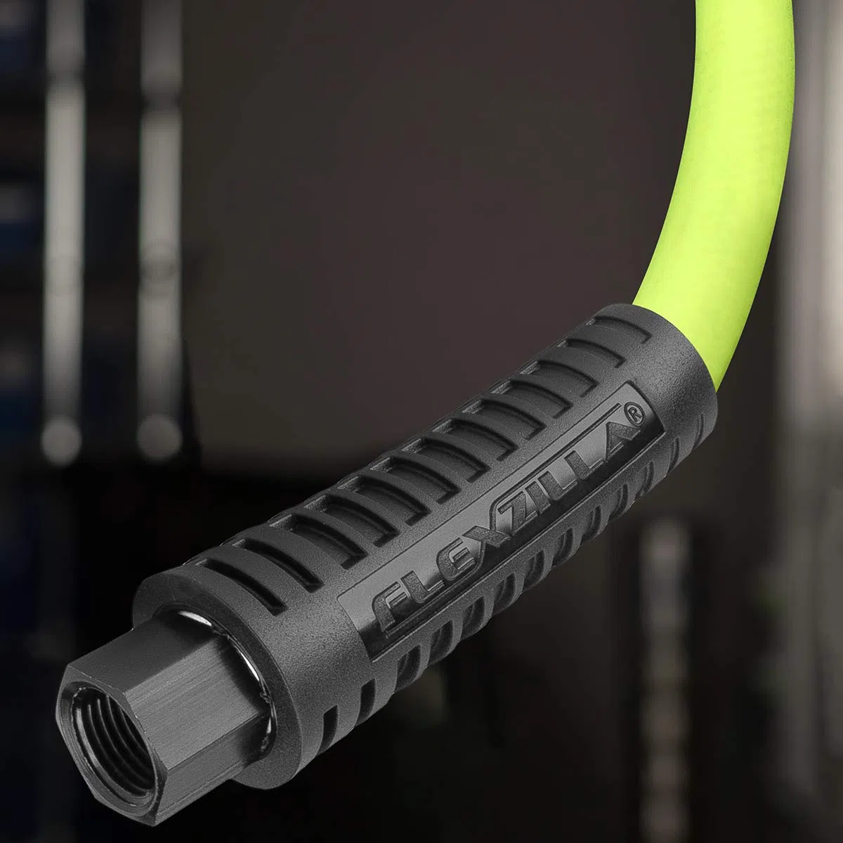 Flexzilla Swivel Whip tubo dell' aria, 1/2 pollici x 0,6 m. (3/8 in. Mnpt Swivel x 3/8 in. Mnpt ends), resistente, leggero, ibrido, Zillagreen – HFZ1202YW3S, HFZ1405YW2B