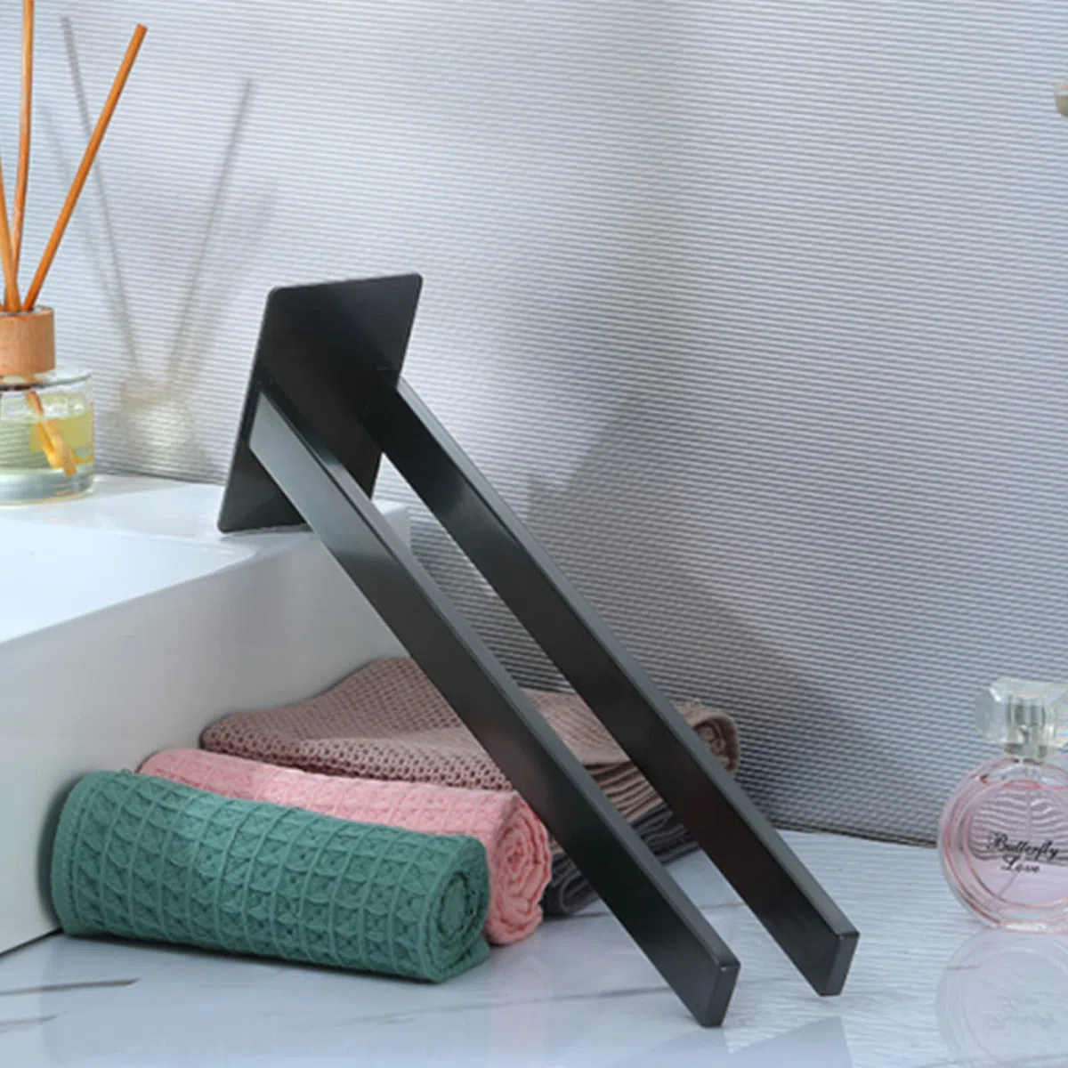 Porta Asciugamani Bagno Adesivo,Accessori bagno in Acciaio Inox Senza Punzonatura,39CM Porta Asciugamani a 2 Aste per Cucina,Nero
