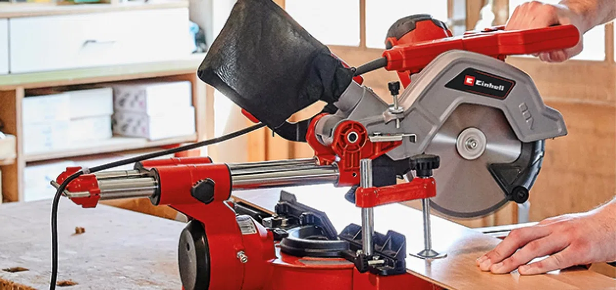 Einhell Lama per sega HM 210 mm come accessorio per seghetti alternativi (Ø 210 mm, foro 30 mm, 24 denti, larghezza di taglio 2,6 mm, per seghe a trazione, alternativo e mitra e circolare da tavola)