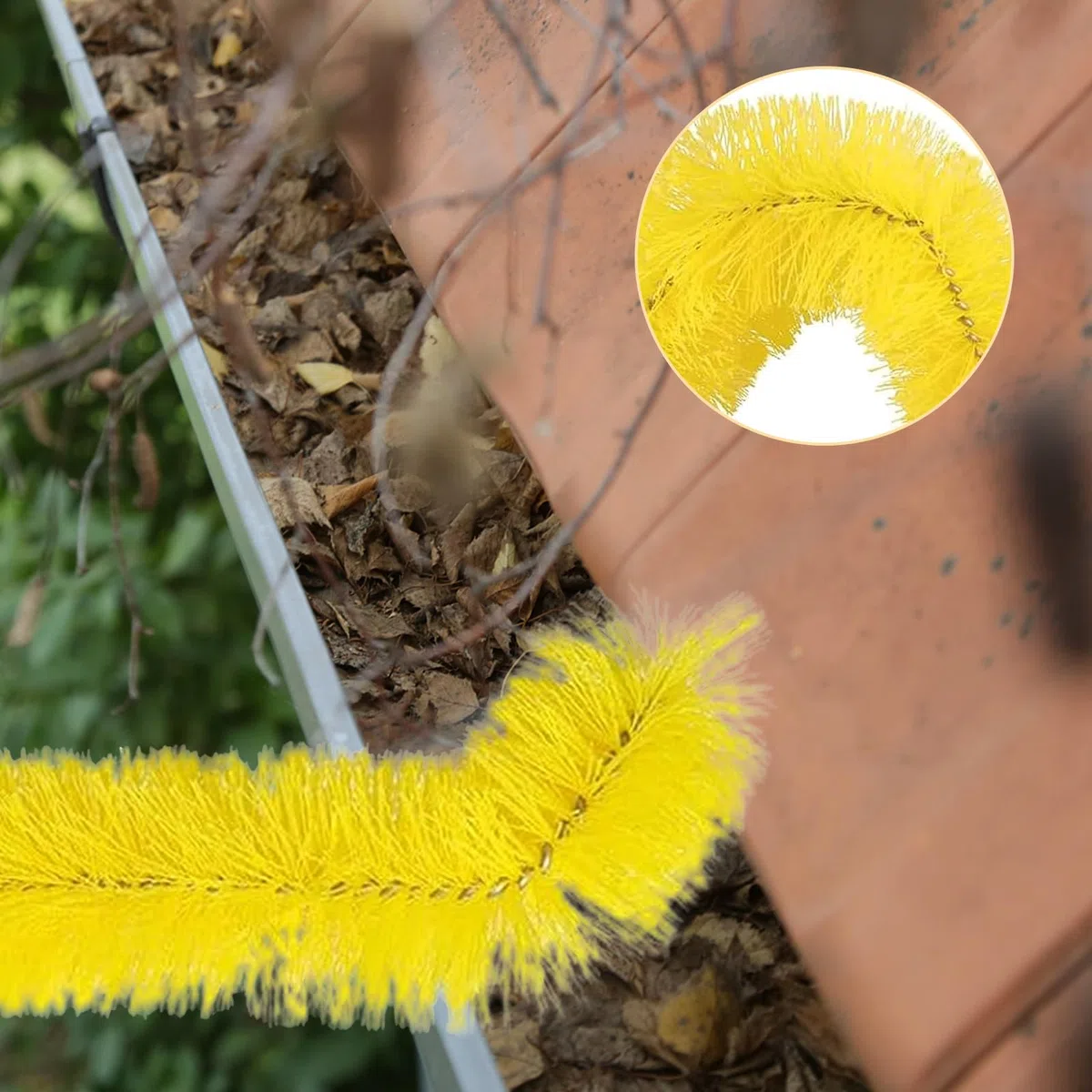 2 pezzi Spazzola per la pulizia della grondaia Gutter Cleaning Brush Strumento per il tetto per Rimuove i residui di foglie 33x15cm