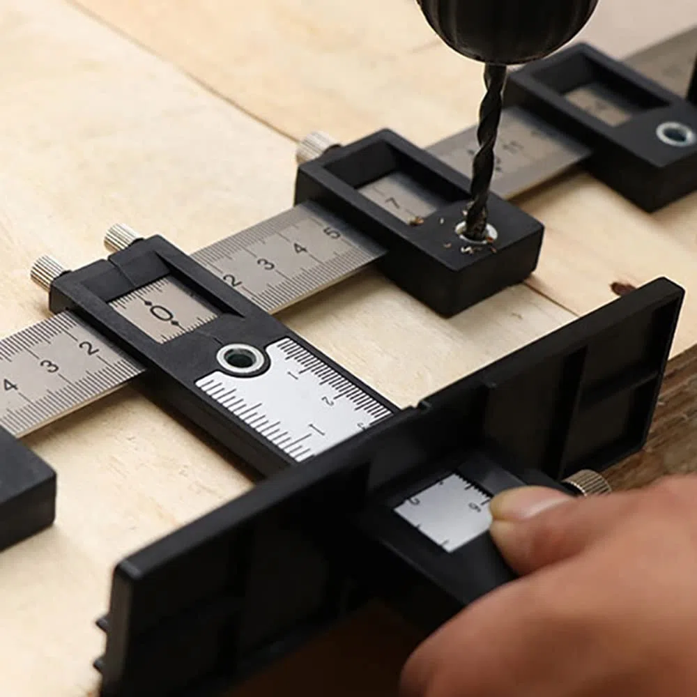 Punch Locator, Maschere Hardware per Armadietti, Localizzatore Punzone Regolabile, Guida per Trapano Localizzatore di Punch, per installazione di Porte e Cassetti