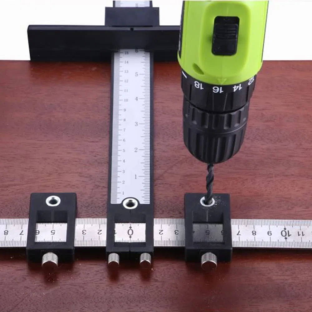 Punch Locator, Maschere Hardware per Armadietti, Localizzatore Punzone Regolabile, Guida per Trapano Localizzatore di Punch, per installazione di Porte e Cassetti