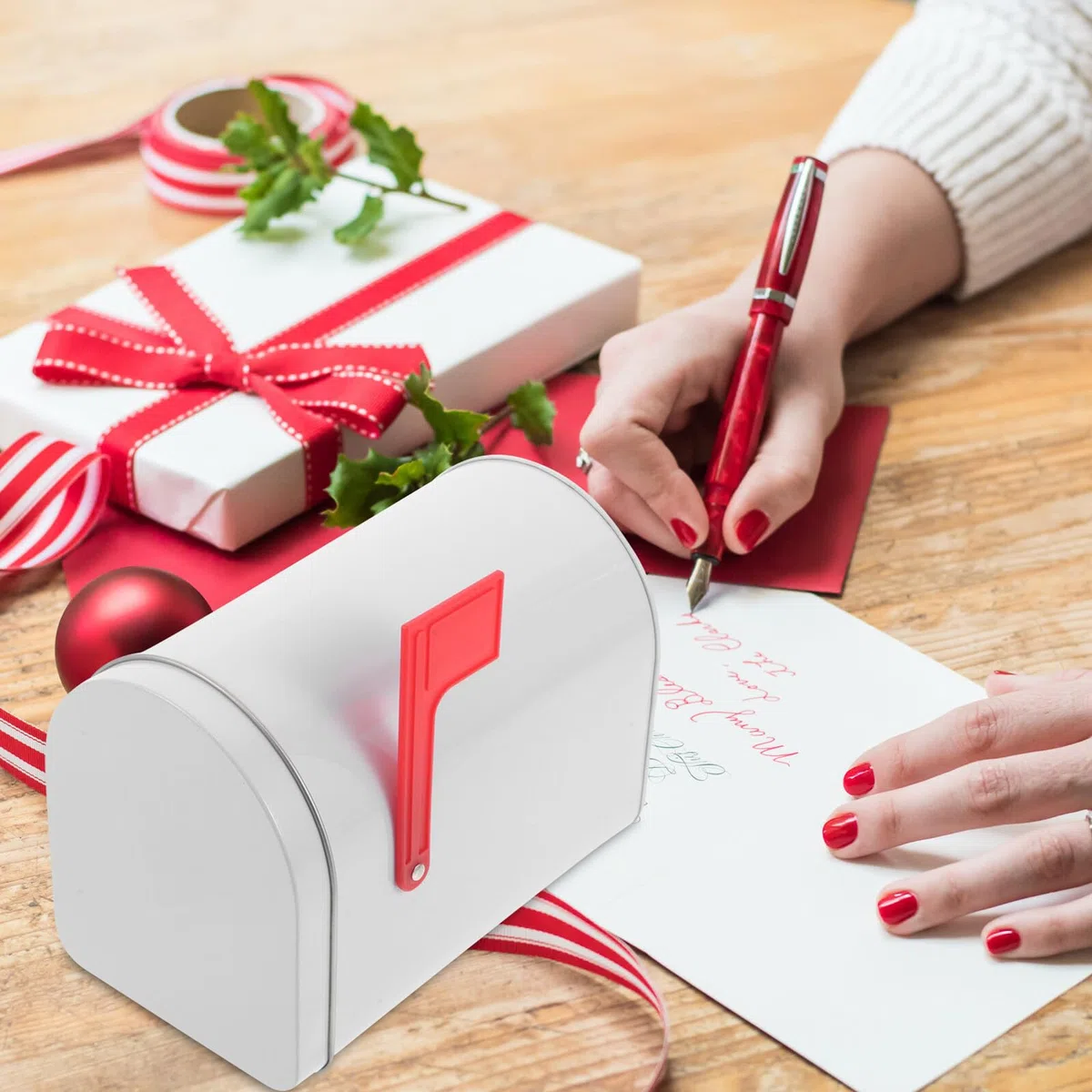 Cassetta Postale in Latta Bianca 156x94x112mm con Ampia Capacità, Scatola Regalo Multifunzionale, Cassetta Postale da Tavolo Sicura per Biglietti e Lettere, Adatta a Casa,