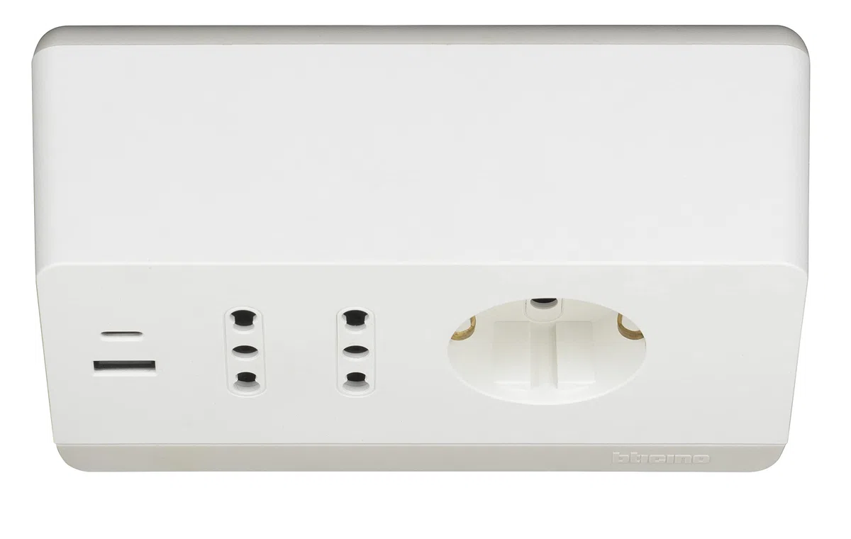 BTICINO Ciabatta Multipresa Elettrica 5 Posti, 2 Prese USB 3A, 1 Polivalente Schuko 10/16A e 2 Bipasso 10/16A, Multipresa da Scrivania con Interruttore e Cavo 2m Spina 16A, Robusta e Funzionale,Bianco
