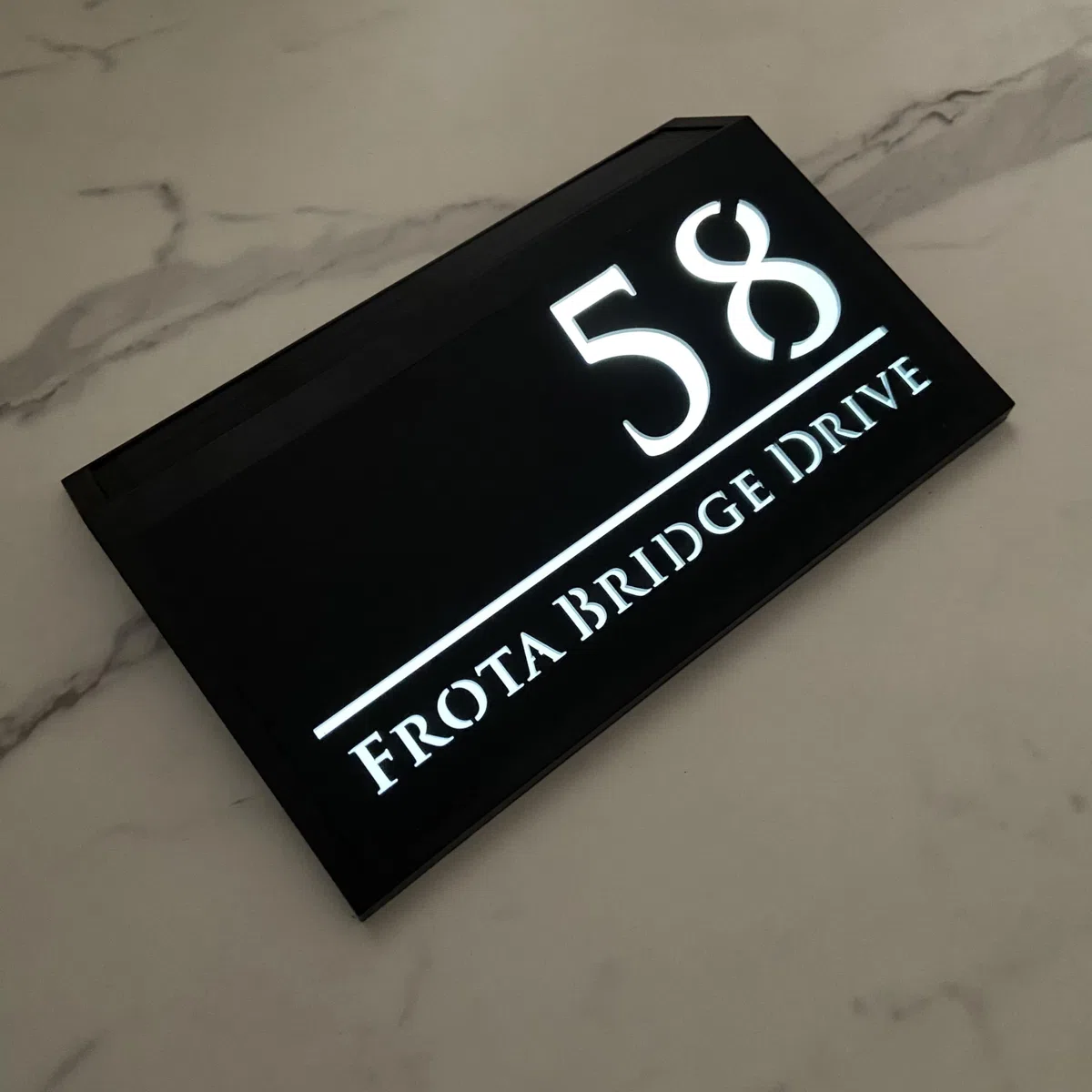 Targa con numero civico a LED solare, retroilluminata, per porta, da parete, resistente alle intemperie, moderna, per uso esterno (stile 4)