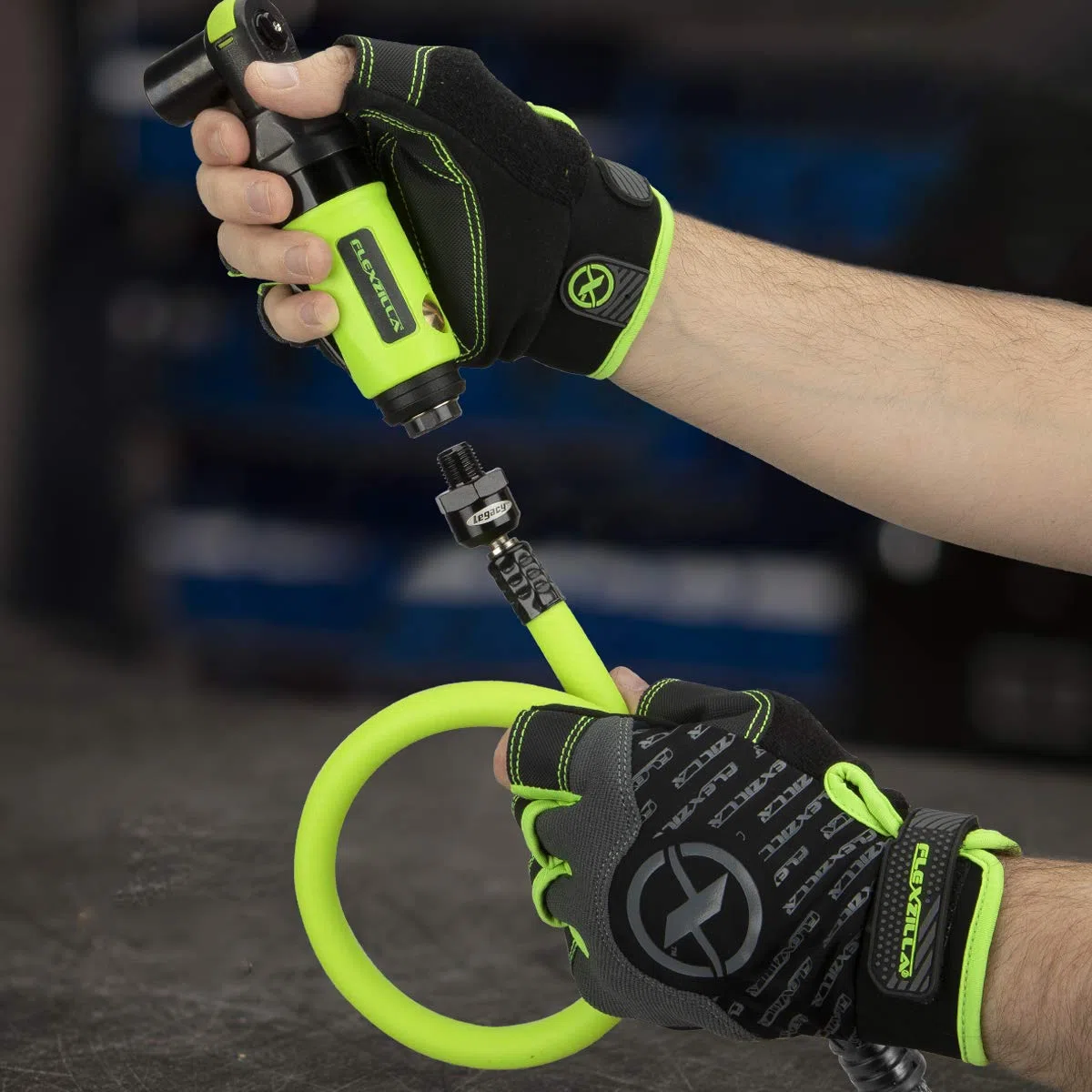 Flexzilla Swivel Whip tubo dell' aria, 1/2 pollici x 0,6 m. (3/8 in. Mnpt Swivel x 3/8 in. Mnpt ends), resistente, leggero, ibrido, Zillagreen – HFZ1202YW3S, HFZ1405YW2B