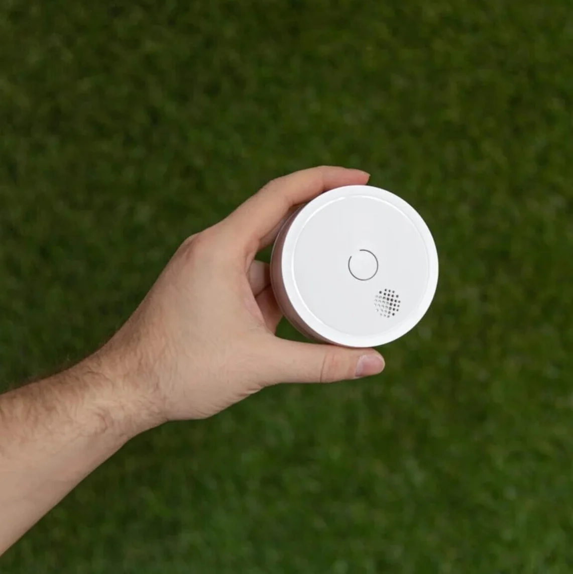 Shelly Plus Smoke, Rivelatore di Fumo Wi-Fi e Bluetooth, Allarme Antincendio, Sensore Fotoelettrico, Durata Batteria 5 Anni, EN 14604, Notifica Immediata, Alexa, Google Home, iOS Android