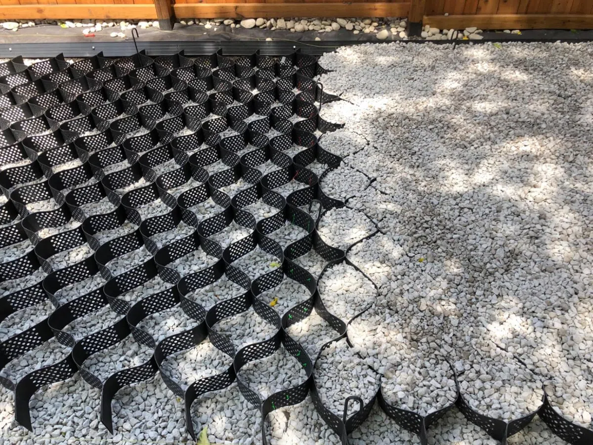 Stabilizzatore de Ghiaia Griglia di terra da 2"/5 cm di profondità, griglia di terra Geo Grid con carico di 1800 libbre per mq, griglia di pendenza con resistenza alla trazione Controllo dell'erosione