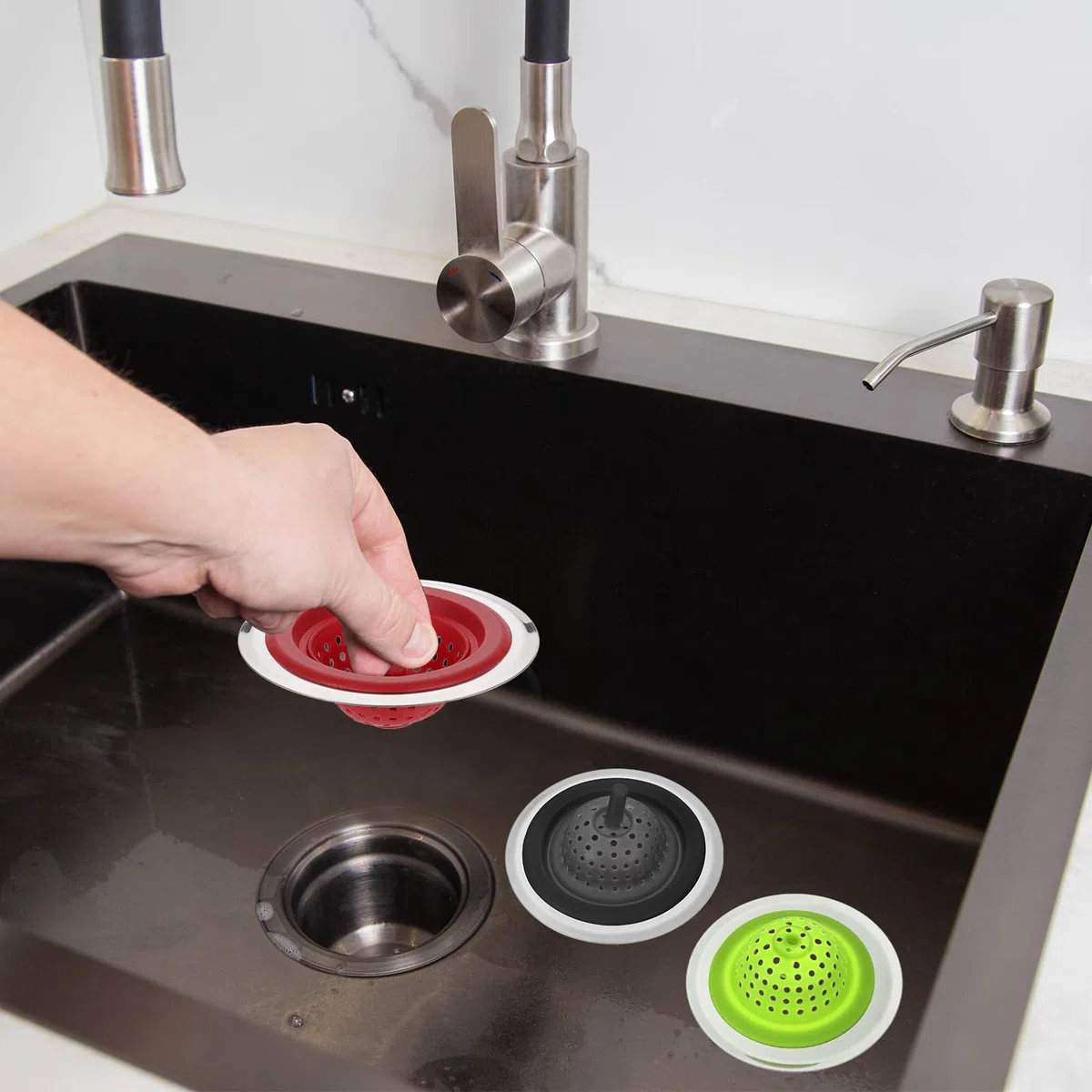 QUARKZMAN Filtro per Lavello in Silicone, 2 Pezzi Filtro per Scarico Lavello da Cucina con Bordo Rimovibile in Acciaio Inossidabile, Diametro 4.7", Nero