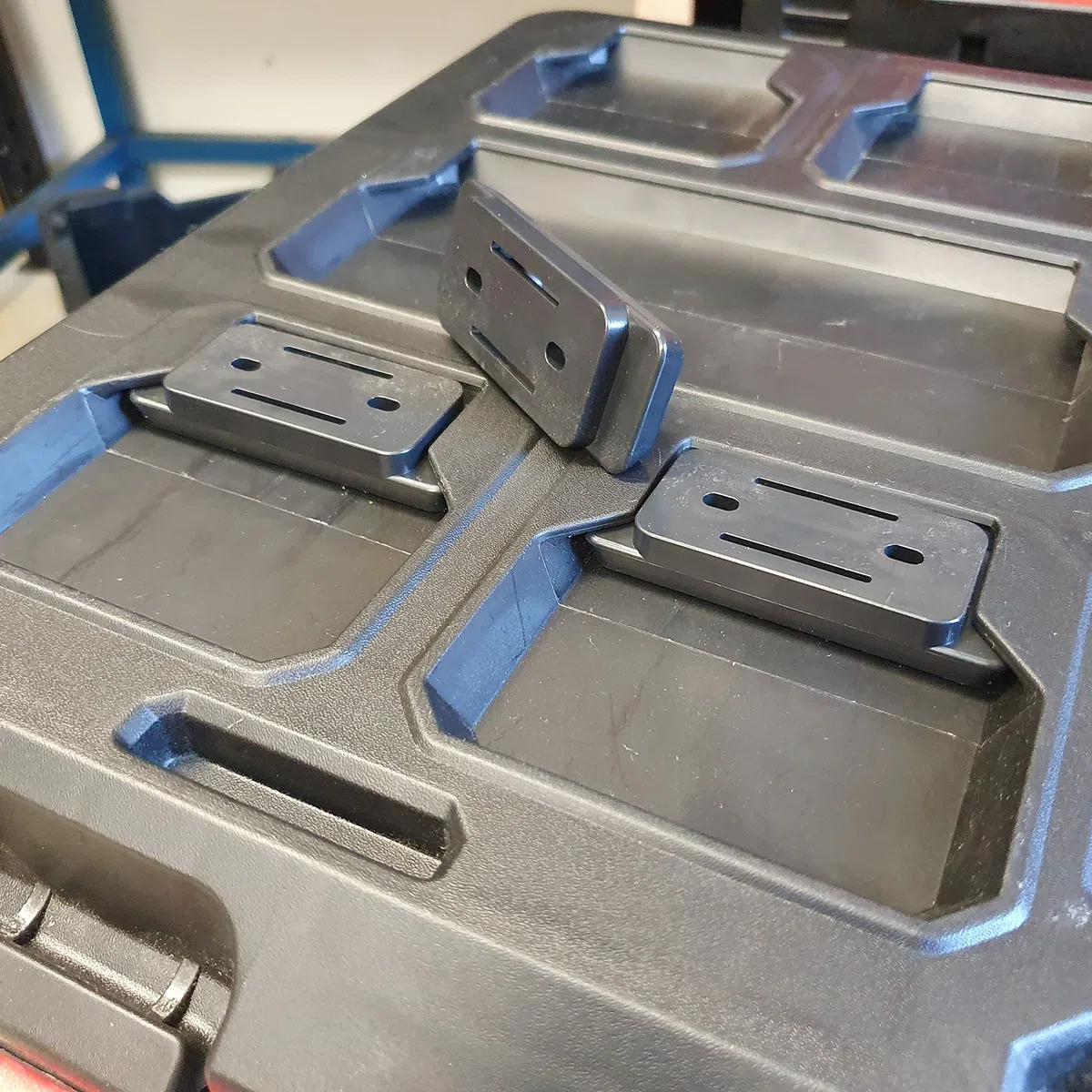 StealthMounts Packout Feet | Piedini di montaggio per sistema Milwaukee Packout – Confezione da 8 (nero)