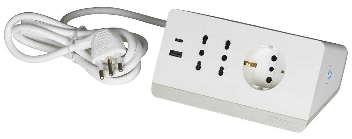 BTICINO Ciabatta Multipresa Elettrica 5 Posti, 2 Prese USB 3A, 1 Polivalente Schuko 10/16A e 2 Bipasso 10/16A, Multipresa da Scrivania con Interruttore e Cavo 2m Spina 16A, Robusta e Funzionale,Bianco