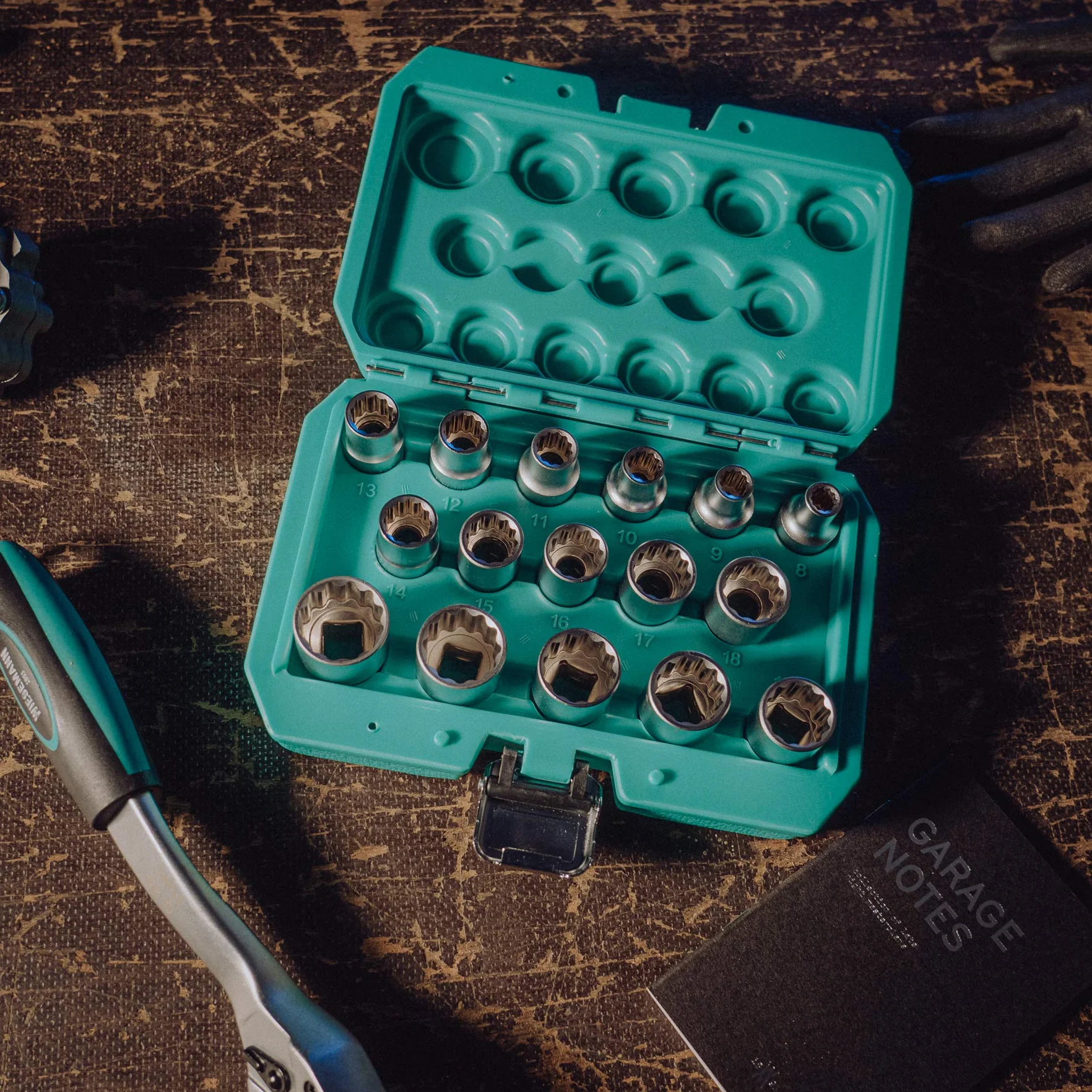 Set di bussole 12 chiavi 1/2 pollice 16pcs 8-24mm da WIESEMANN 1893 I Bussole in acciaio Q-30 I Set di bussole multi-dente I Con pratica cassetta degli attrezzi I 81499