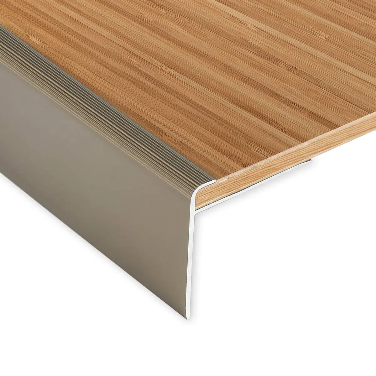 Profilo Paragradino Angolare in Alluminio Forma a F per Scale, Montaggio con Viti, Lunghezza 134 cm, Argento