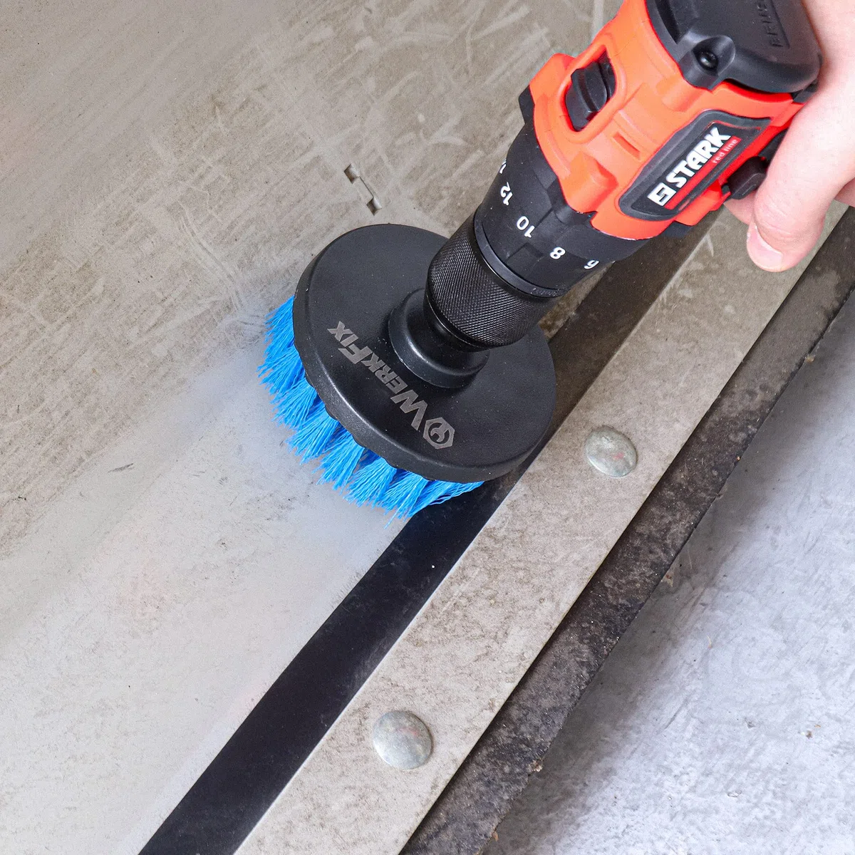 WERKFIX Set 6 Spazzole per Trapano Elettrico. Set di Spazzole con Setole Blu Medie per Pulizia Legno Piastrelle e Ceramica Plastica Pavimenti Cucina. kit di spazzole per pulizia.