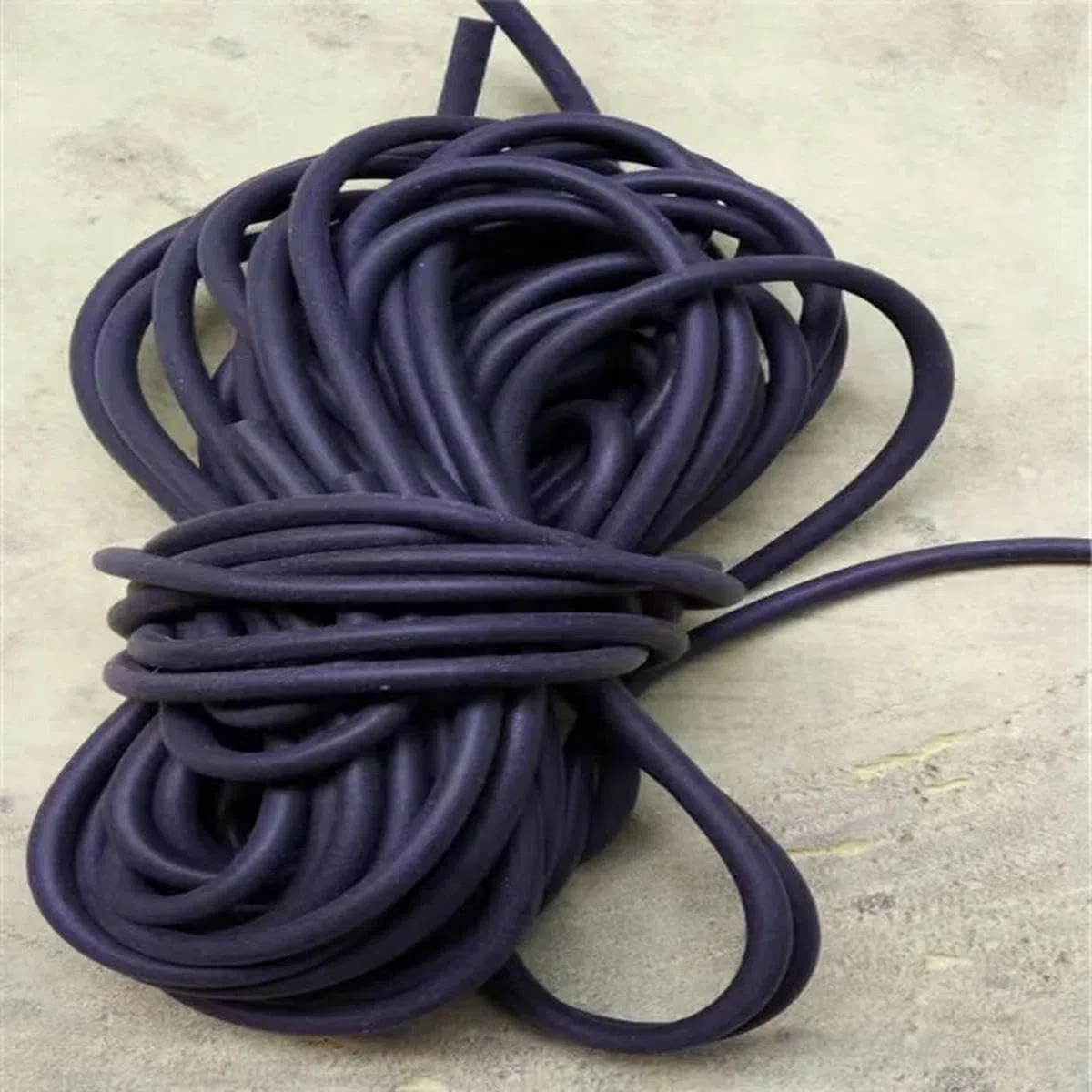 Striscia di tenuta in gomma spugna solida rotonda, Guarnizione ad anello tonda in gomma siliconica espansa nera da 2 mm a 10 mm(O dia 5mm)