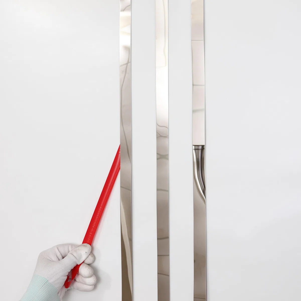 Modanatura argentata, metallizzata, simile a specchio, per telai a specchio, pareti, camini e decorazioni fai da te (10m x 1cm)