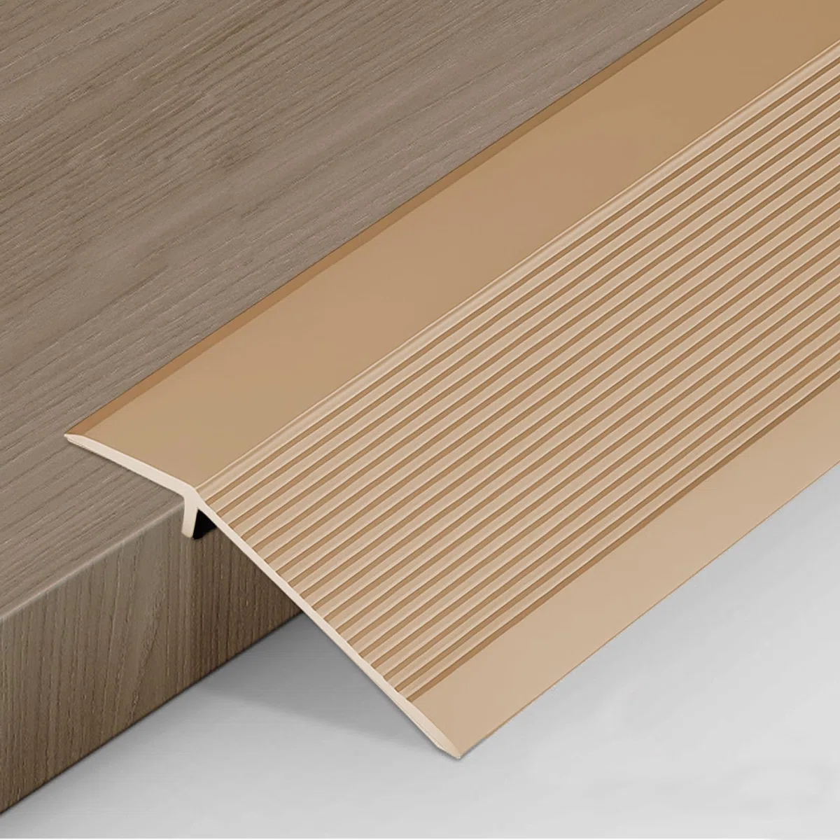 Striscia di transizione per pavimento in alluminio, riduttore di pavimento, adatto per soglie di apertura porta, rampe, piastrelle, laminato (argento opaco) (Oro)