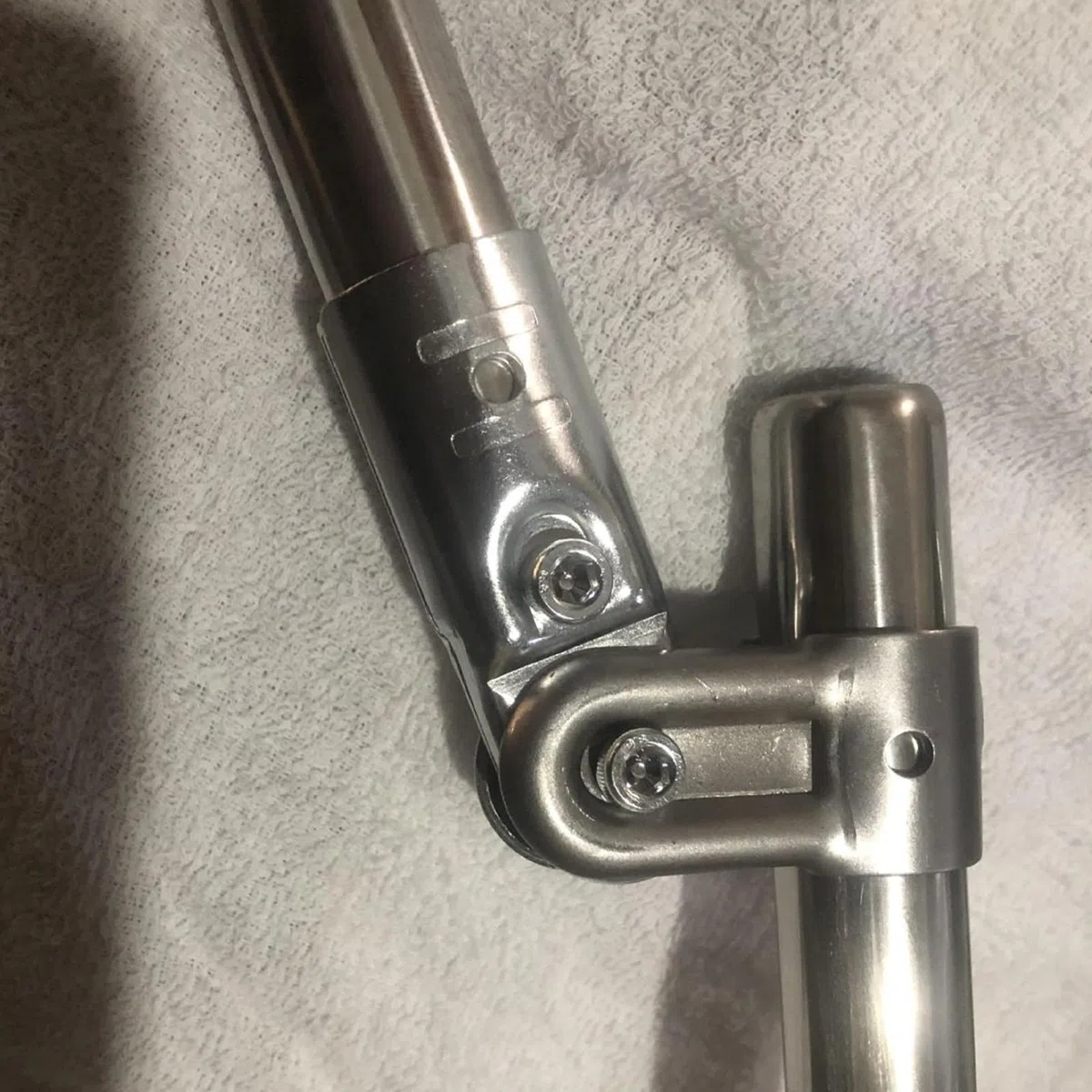 10 pezzi Connettori stringitubo regolabili a 2 vie Connettori per tubi strutturali Adatti per tubi in acciaio inox con diametro esterno 25 mm