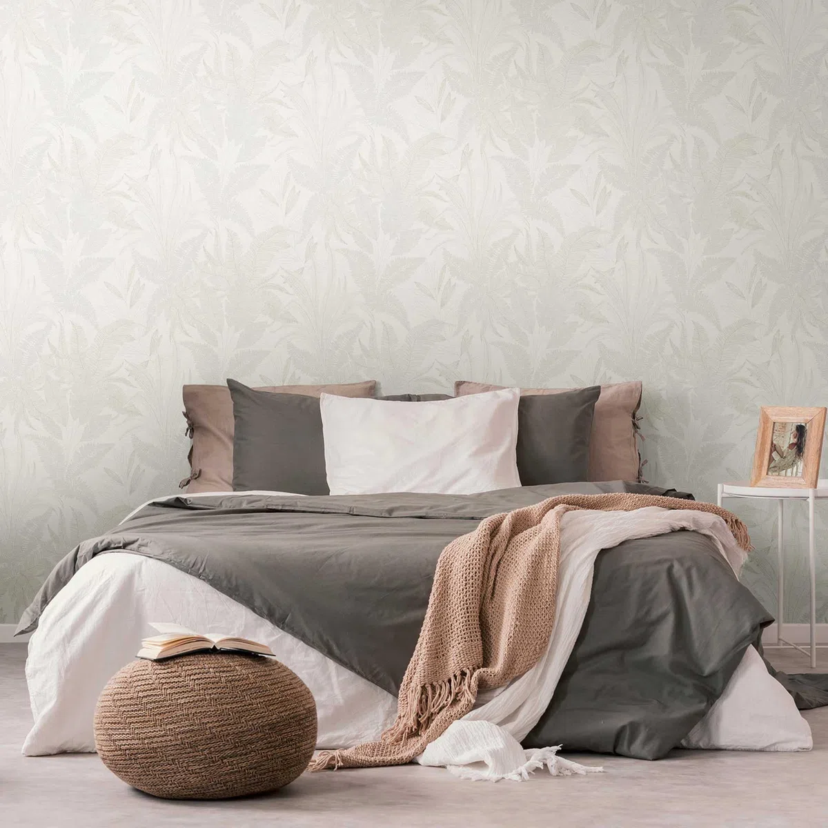 Livingwalls Carta da parati 396542 con foglie di palma in crema, beige - carta da parati floreale di alta qualità con struttura fine ed effetto metallico in oro - 10,05m x 0,53m - Made in Germany