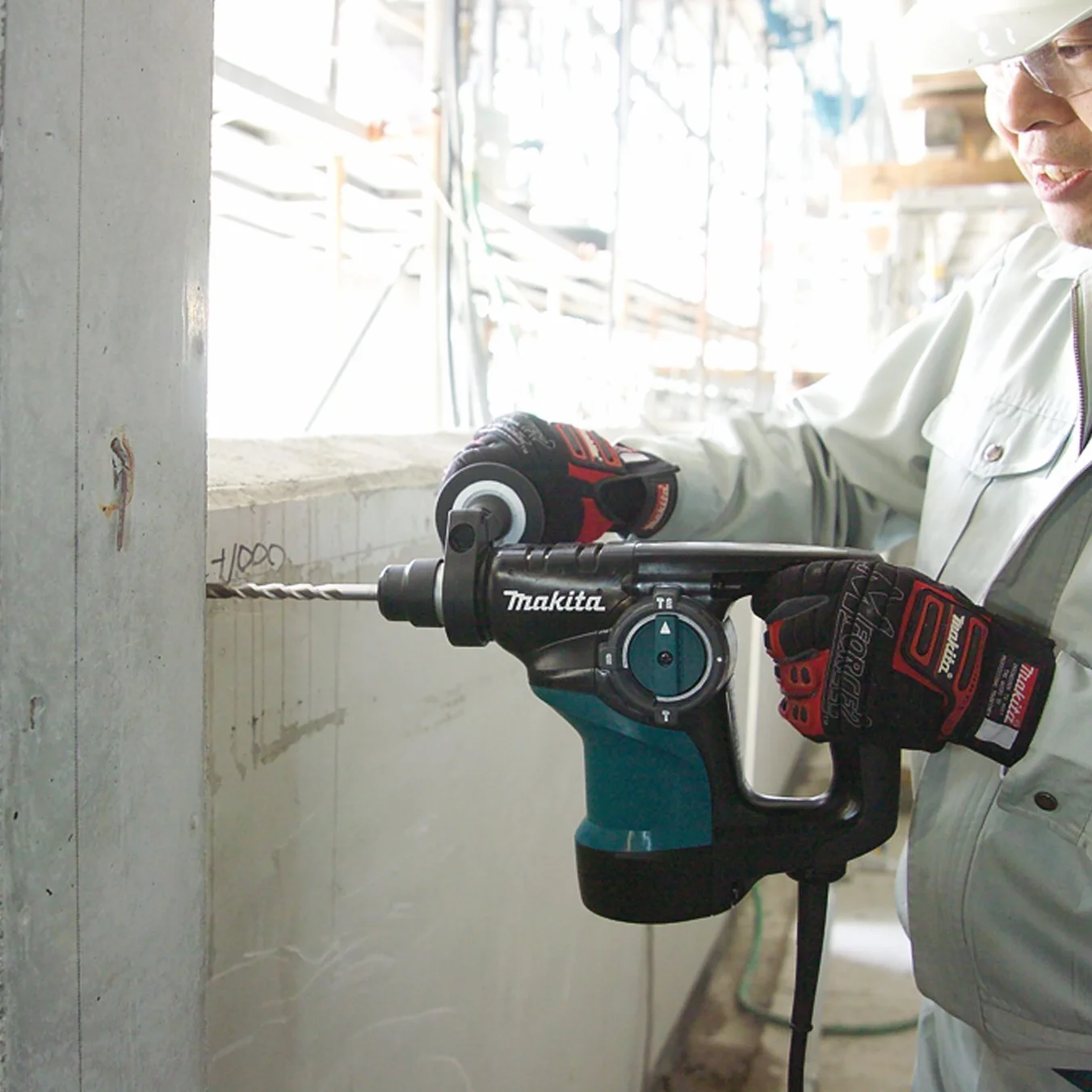 Makita HR2810 - Martillo ligero sds-plus 800W vertical 3 posiciones 3.4 kg broca hasta 28