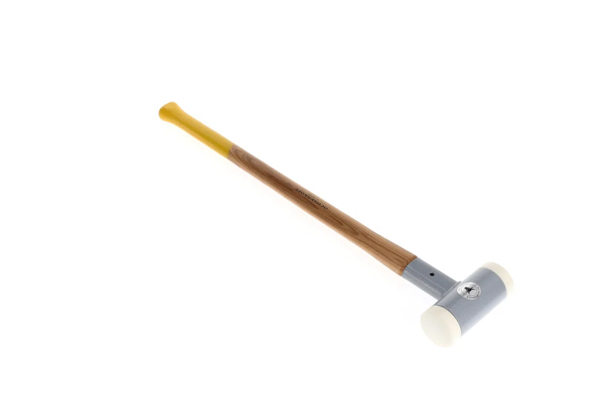 Martillo antirrebote para hincar cuñas