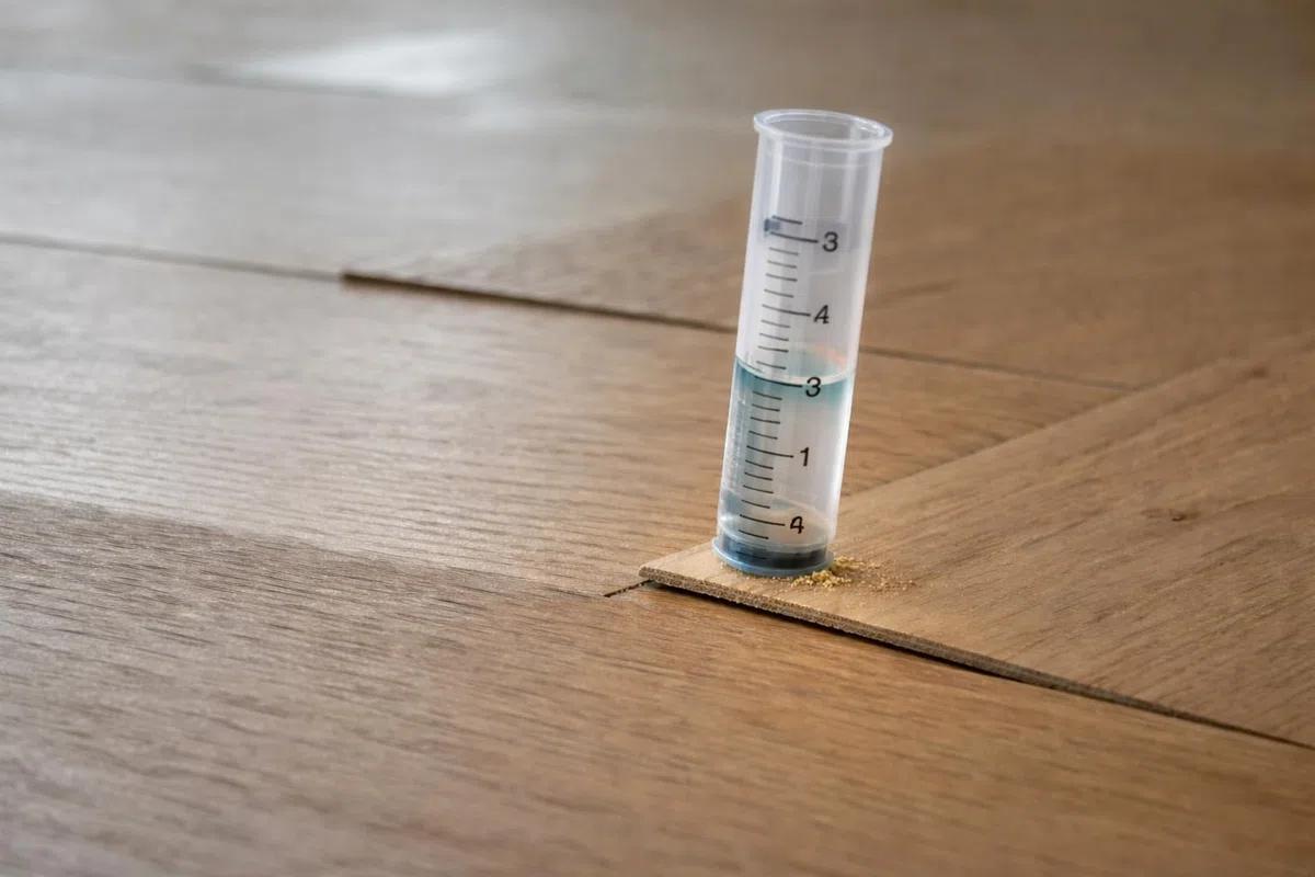 Chimiver - ADESIVER RPM - Collante monocomponente autoespandente per riparazione Parquet Conf. da 05 kg