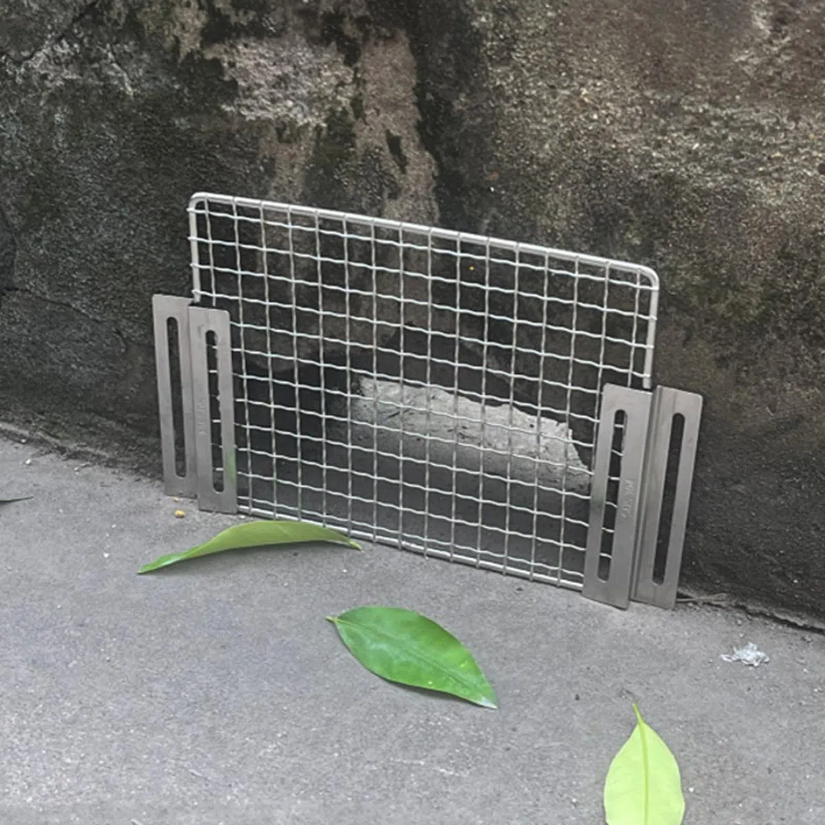 Griglia di Scarico in Acciaio Inox, Griglia di Drenaggio Laterale, Copripozzetto Protezione Foglie per Terrazza Giardino, Impedisce Efficacemente Che Detriti E Foglie Ostruiscano, 10x10 Cm