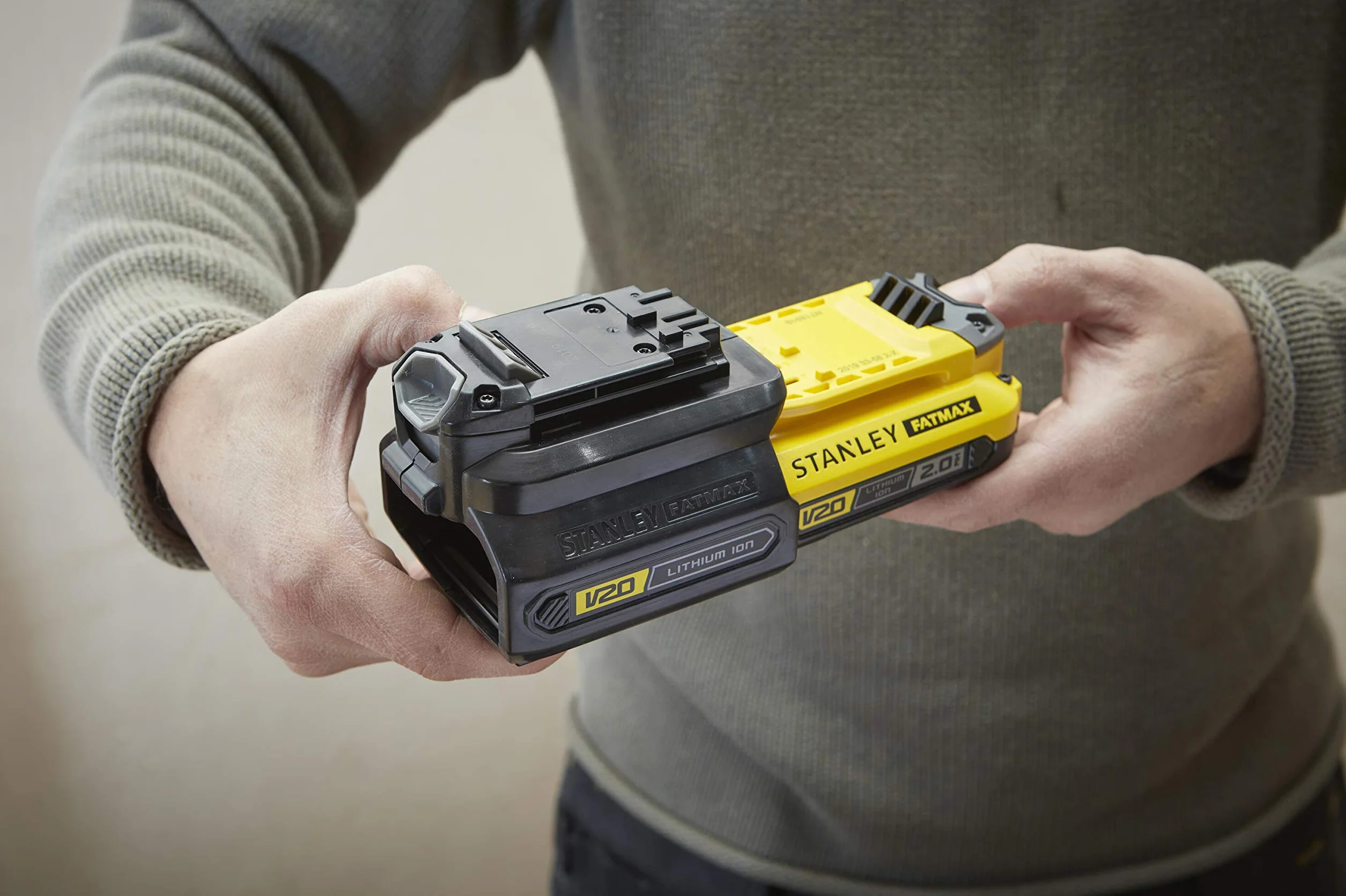 STANLEY FATMAX, ADATTATORE BATTERIE V20. SFMCB100-XJ