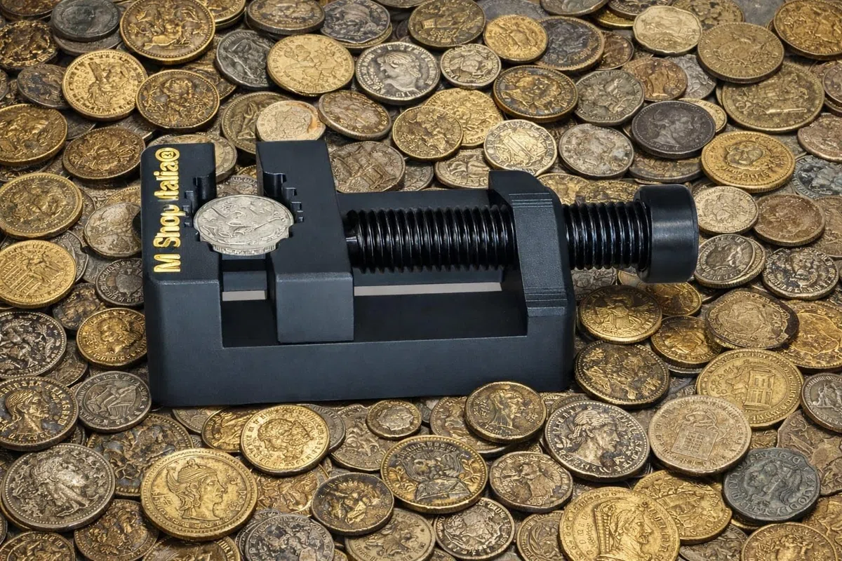 Morsa Morsetto in plastica Nera per Pulizia Monete Votive rarissime antiche tesori Oro Argento Bronzo Rame con Sicurezza e Massima delicatezza 10-40mm Nuova Versione 2.0