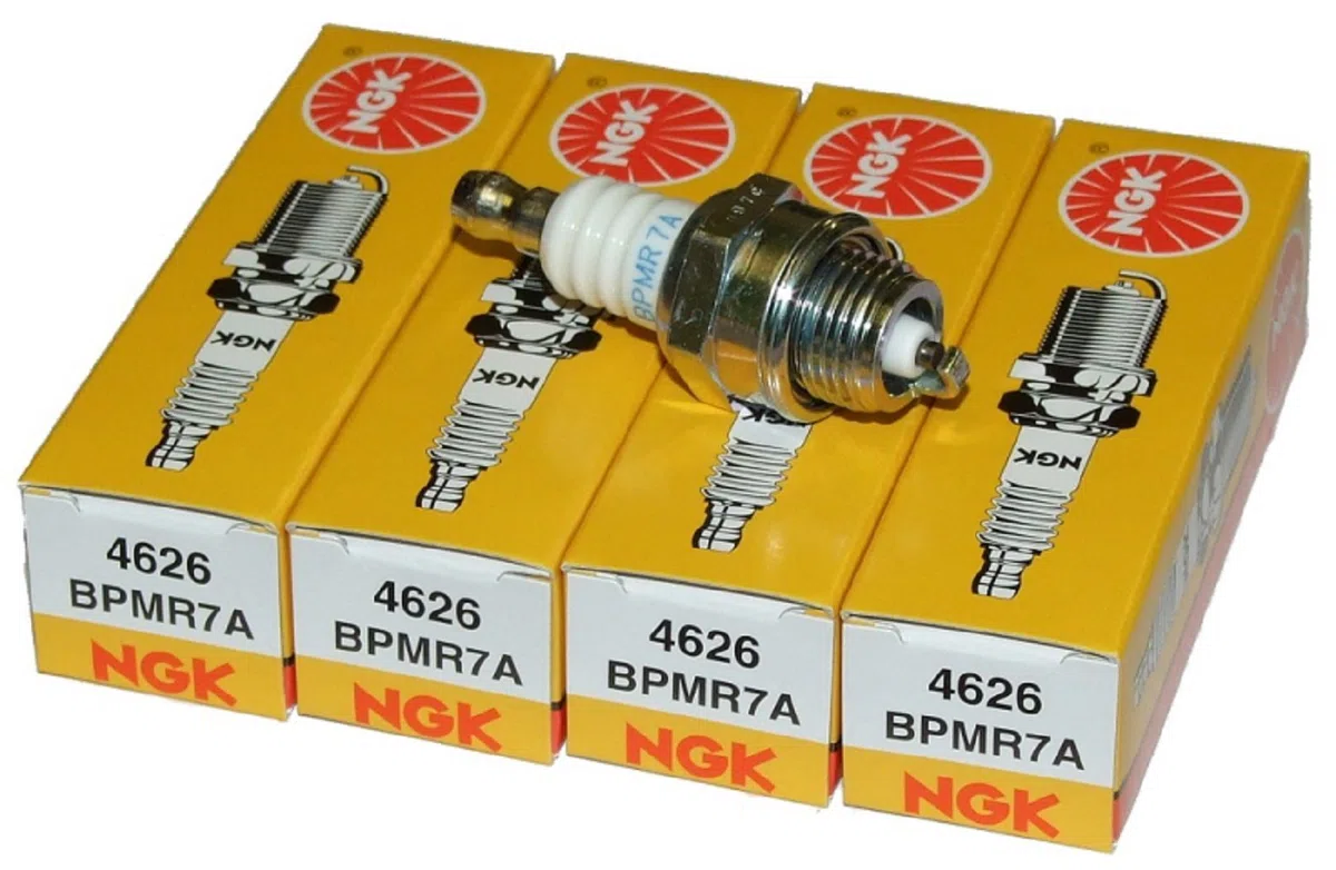 5 candele di accensione di Ngk, BPMR7A, si adattano a troncatrici Makita DPC7330 e DPC7331