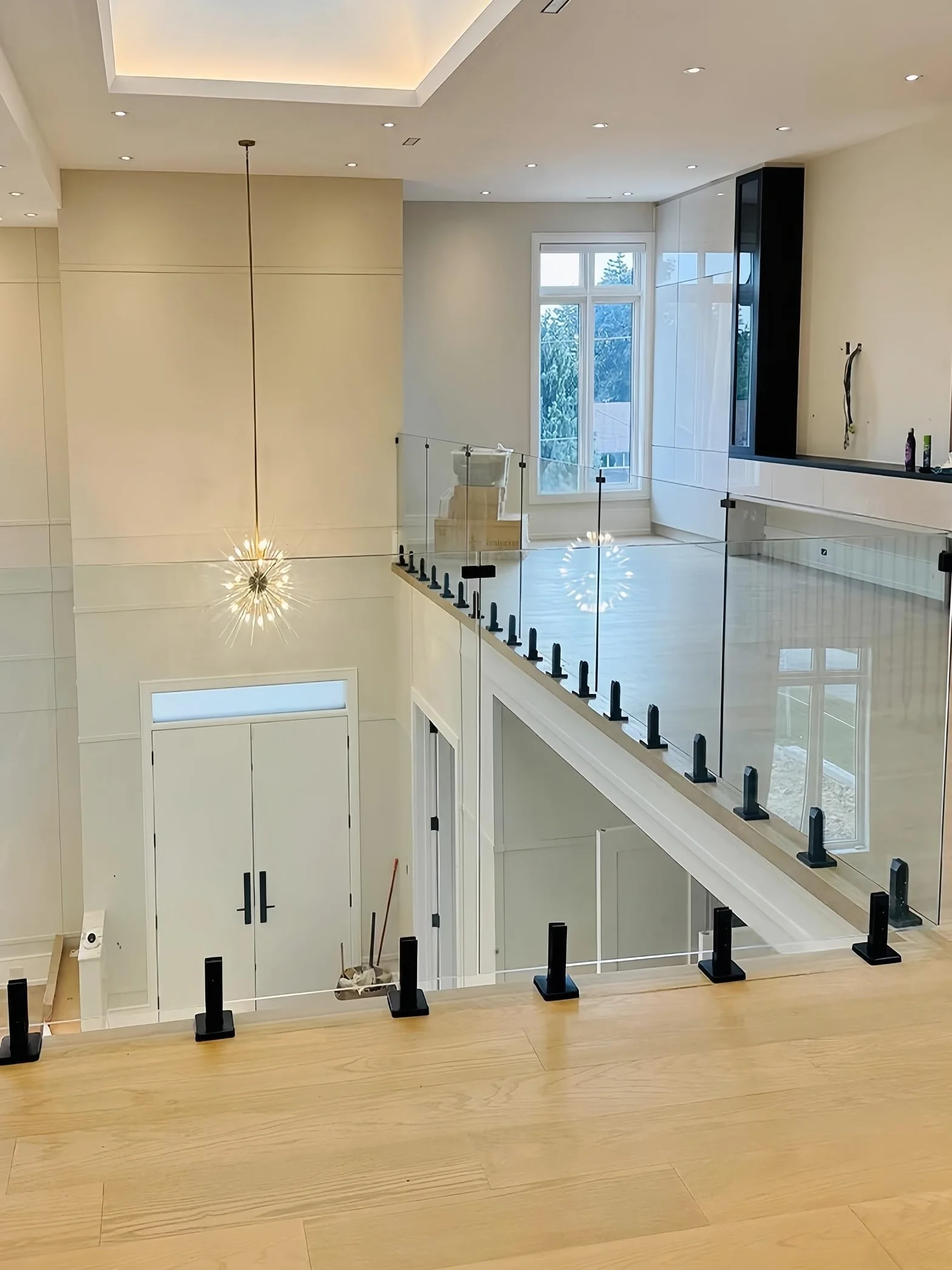Morsetto per Recinzione in Vetro in Acciaio Inox 304 - Fissaggio per Recinzione in Vetro per Ringhiera di Scale - Balustrade in Vetro per Balcone, Giardino, Terrazza (90 Gradi Contro il Muro