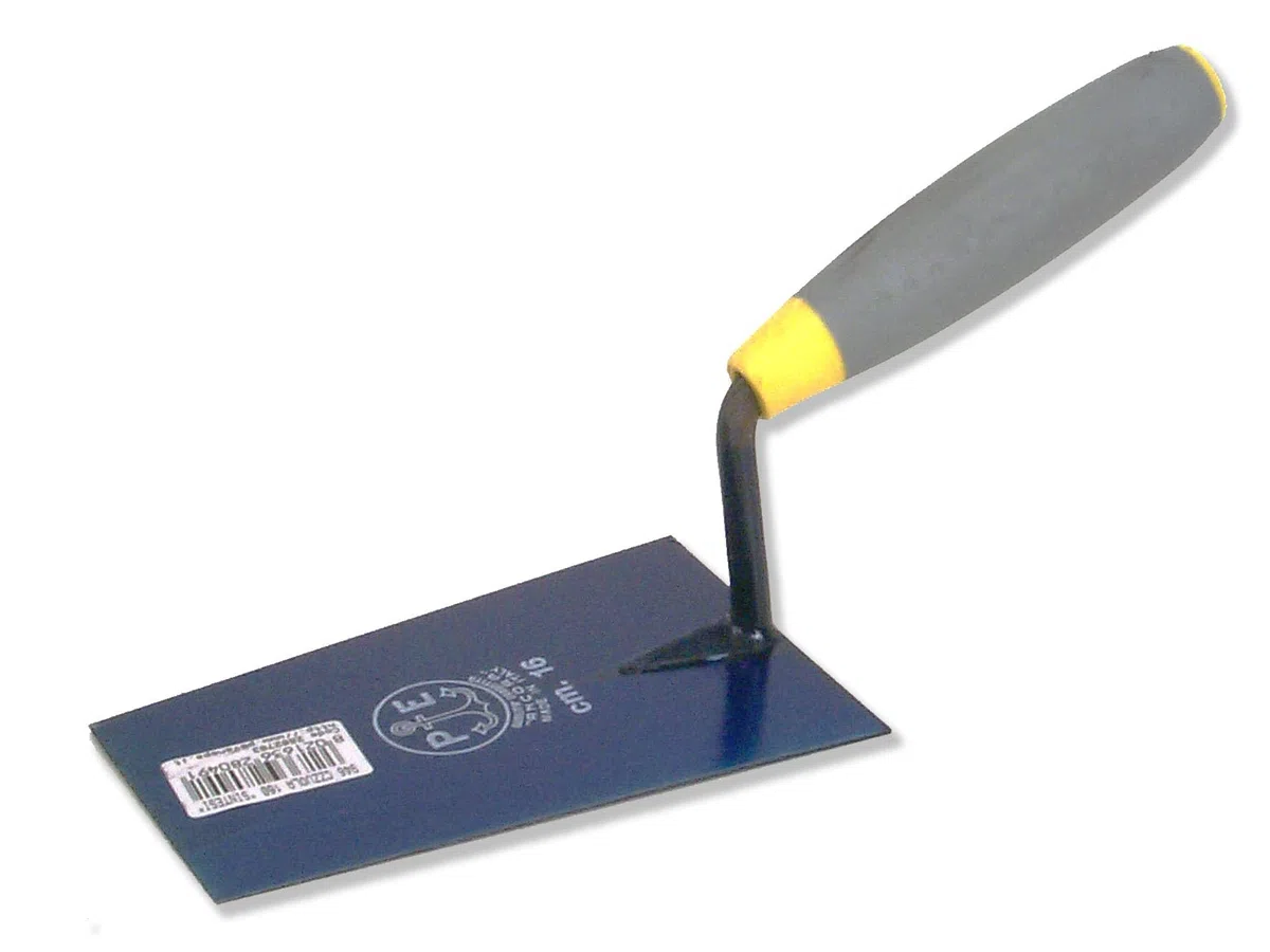 Cazzuola Punta Quadra Modello Italiano. Con Manico In Gomma Antiscivolo Ergonomico 'Sintesi'.
