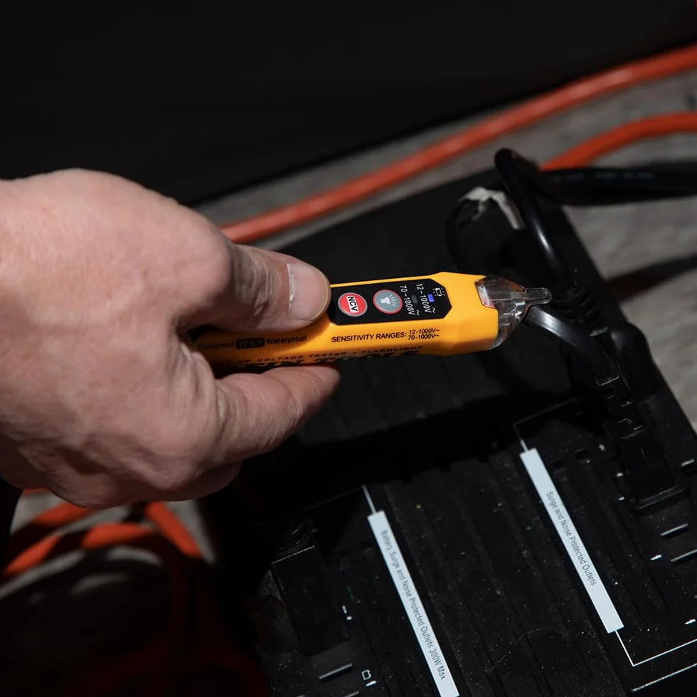 Klein Tools NCVT3P | Dual Range Tester Di Tensione Senza Contatto Con Torcia | 12 A 1000 V AC | Rilevazione Senza Contatto | Compatto E Robusto